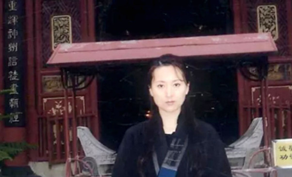 大名鼎鼎的"林妹妹"陈晓旭逝世12周年,以前的照片被