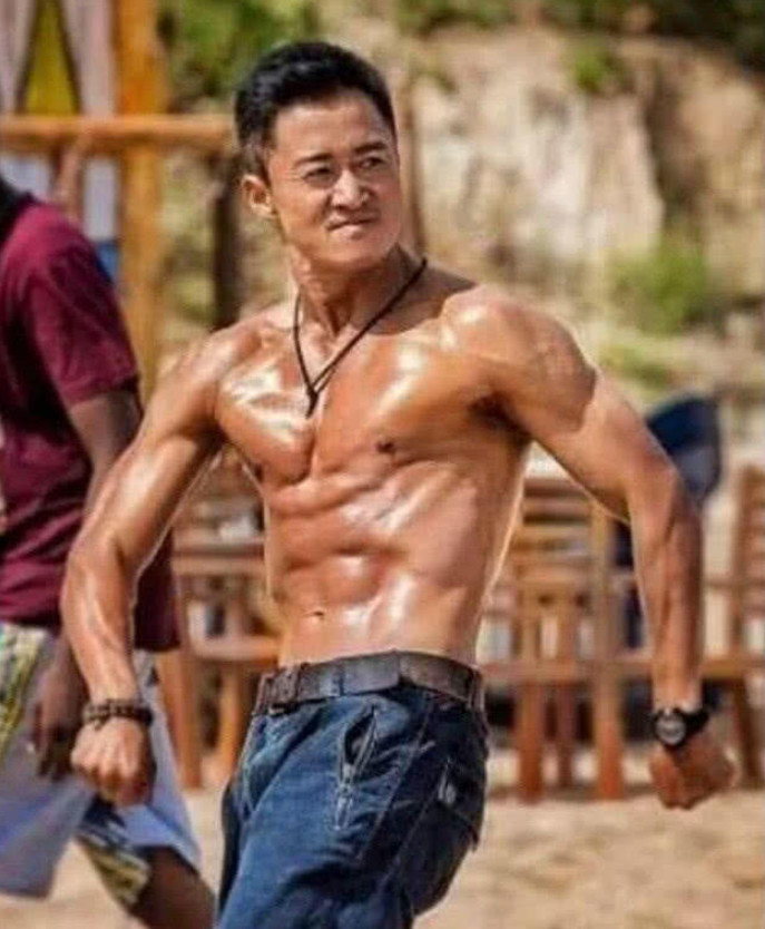 吴京的肌肉,李小龙的肌肉,李连杰的肌肉,都不如"娘炮"