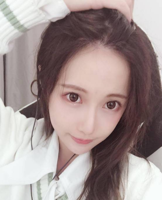 虎牙知名女主播发博期待520粉丝的礼物,语气异常可爱