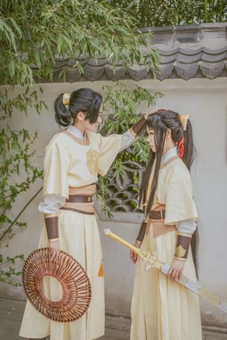 《魔道祖师》金子轩&金凌cos:看身高就知道是亲生的!