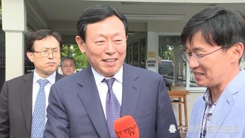 乐天董事长_乐天木糖醇口香糖