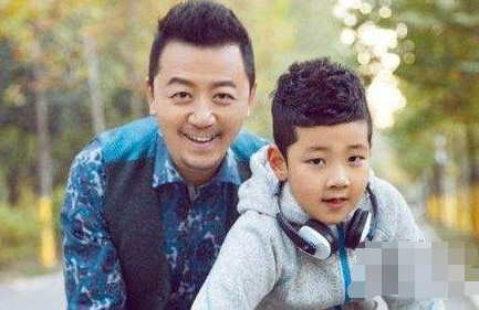 12岁石头近照,因《爸爸去哪儿》大受欢迎,网友:帅成了蔡徐坤