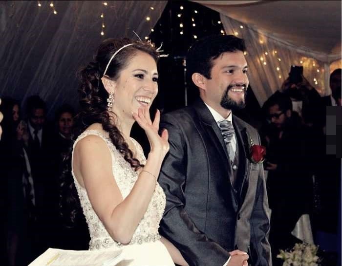 22年后，他和5岁就迷恋的同学结婚了 (高清组图)