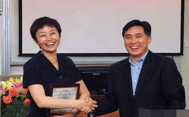 保镖女老总_保镖动漫图片(2)