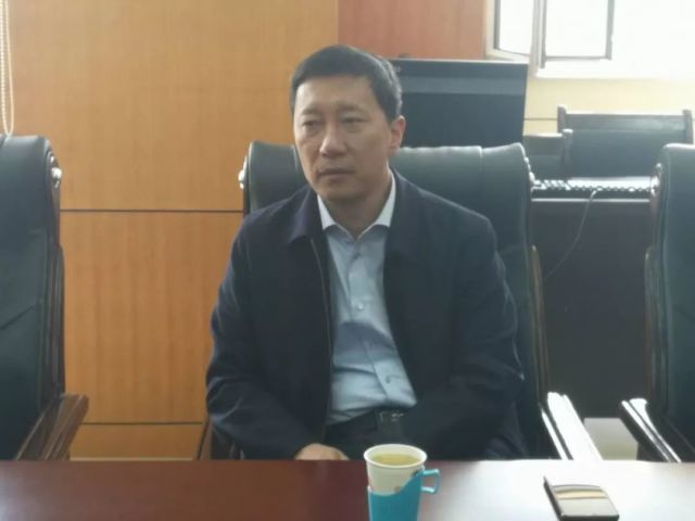 清水河县委书记云霖琼,县长亢永强一行七人莅临清水河