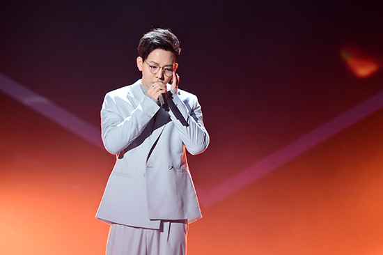 胡夏《经典2016》 实力翻唱王菲新歌(星光大赏