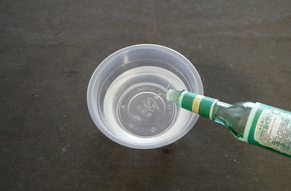 家里蚊子太多怎么办?放一碗水,蚊子不再进你家