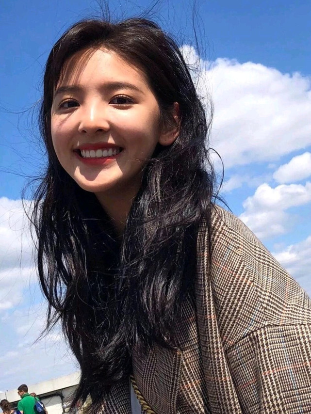 章若楠素颜也这么美?扎个马尾也能美成仙女,网友:是恋爱的感觉