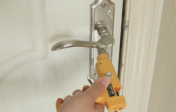 640