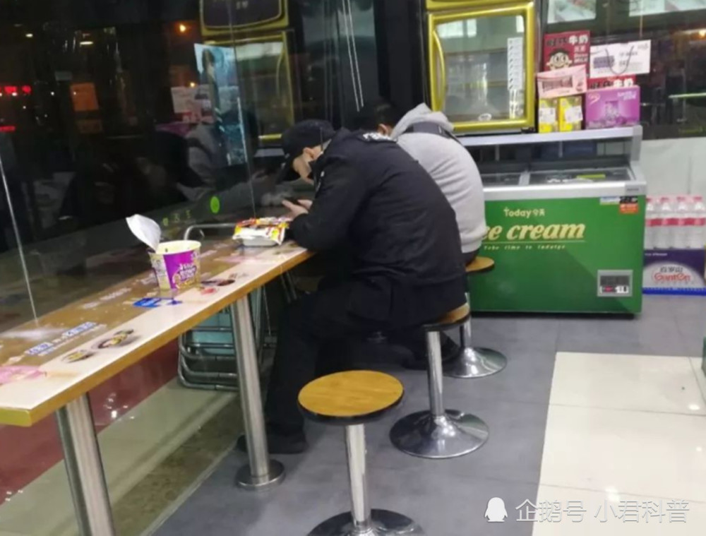 便利店晚上很少有顾客,为何还24小时营业?原因说出后