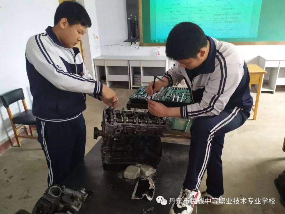 中考加油!丹东市民族学校是你最坚实的后盾!