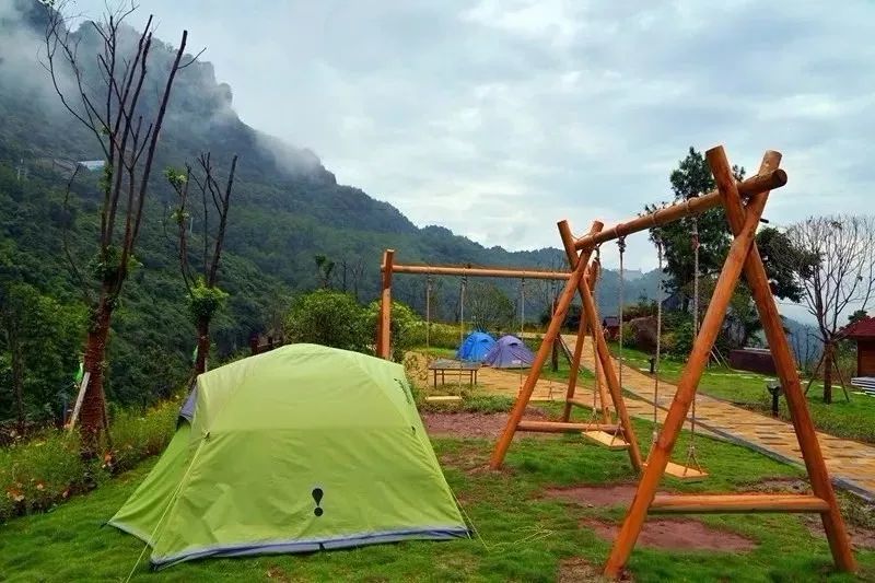 图源 | 綦江旅游摄影by孙波 古剑山帐篷露营地紧邻古剑山大道 处于
