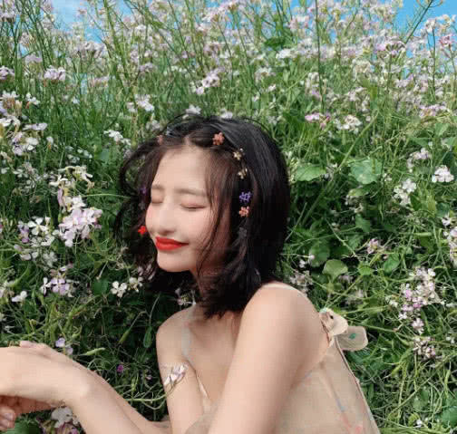 ins·清新脱俗·女生头像:骂我无所谓,亲我得收费