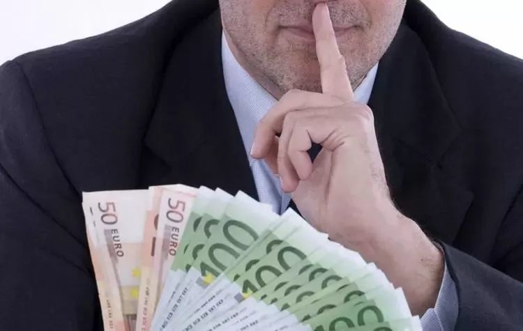 欧盟经济总量占据全球比例_欧盟经济开发区(2)