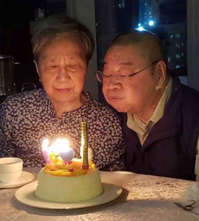 周慧敏为公婆庆祝钻石婚，60年的相处之道影响了她与倪震的婚姻（组图） - 5