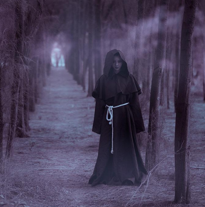 你走在森林,觉得哪一个才是真正的女巫?测你的心狠指数有多少