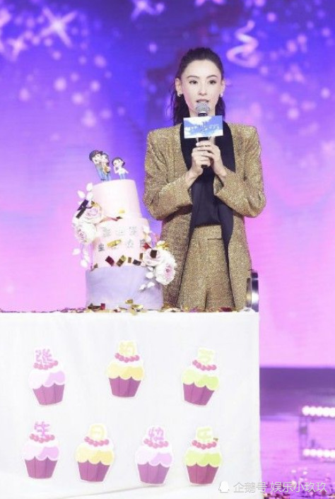 现场演唱星语心愿引发回忆杀,而在唱到棉胎时,张柏芝感动落泪,坦言
