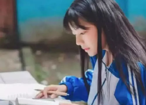 男生行为自认为很帅气的3种初中,在女生眼里初中部吗南雅好图片