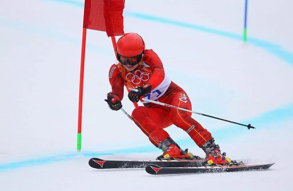 日本滑雪选手新秀_破完太岁后会顺利吗_高山滑雪中国选手顺利完赛