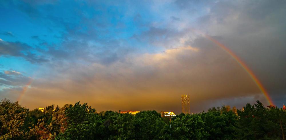新疆多地现雨后晚霞美景,阳光总在风雨后