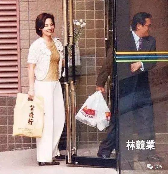 55岁翁静晶再婚嫁豪门,曾是陈百强绯闻女友,人生经历