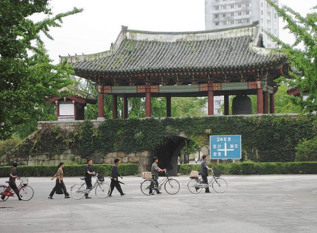 朝鲜太祖李成桂三年(公元1394年)迁都汉阳,这才结束了开城当朝鲜半岛