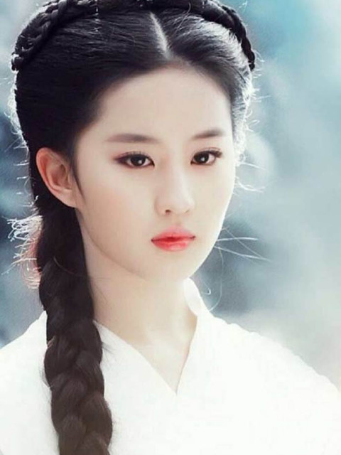本以为刘亦菲古装够美了,看到她,才知道什么是倾国倾城