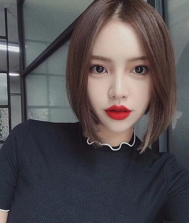 2020短发图片减龄直发,2020减龄直发发型图片 既时髦又减龄的韩式小短发在今年最受欢迎了,减龄显嫩还不失韩式时髦