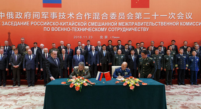 俄媒：首批4架苏-35战役机将于12月25日交付中国