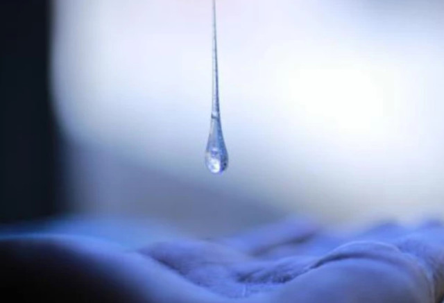 水滴石穿我们都懂,那如果手一直被水滴会不会滴穿?专家给出答案