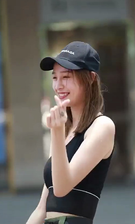 "蚂蚁腰多肉"走红抖音,比心的瞬间,网友:心跳加速