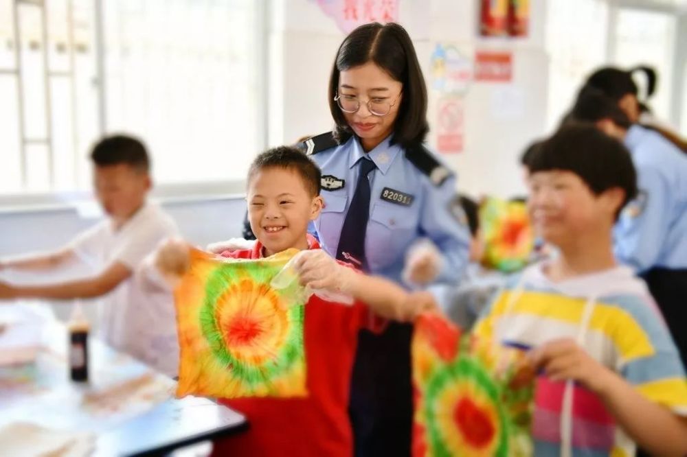 私人订制 临海12岁唐氏综合征男孩圆梦小警察 看点快报