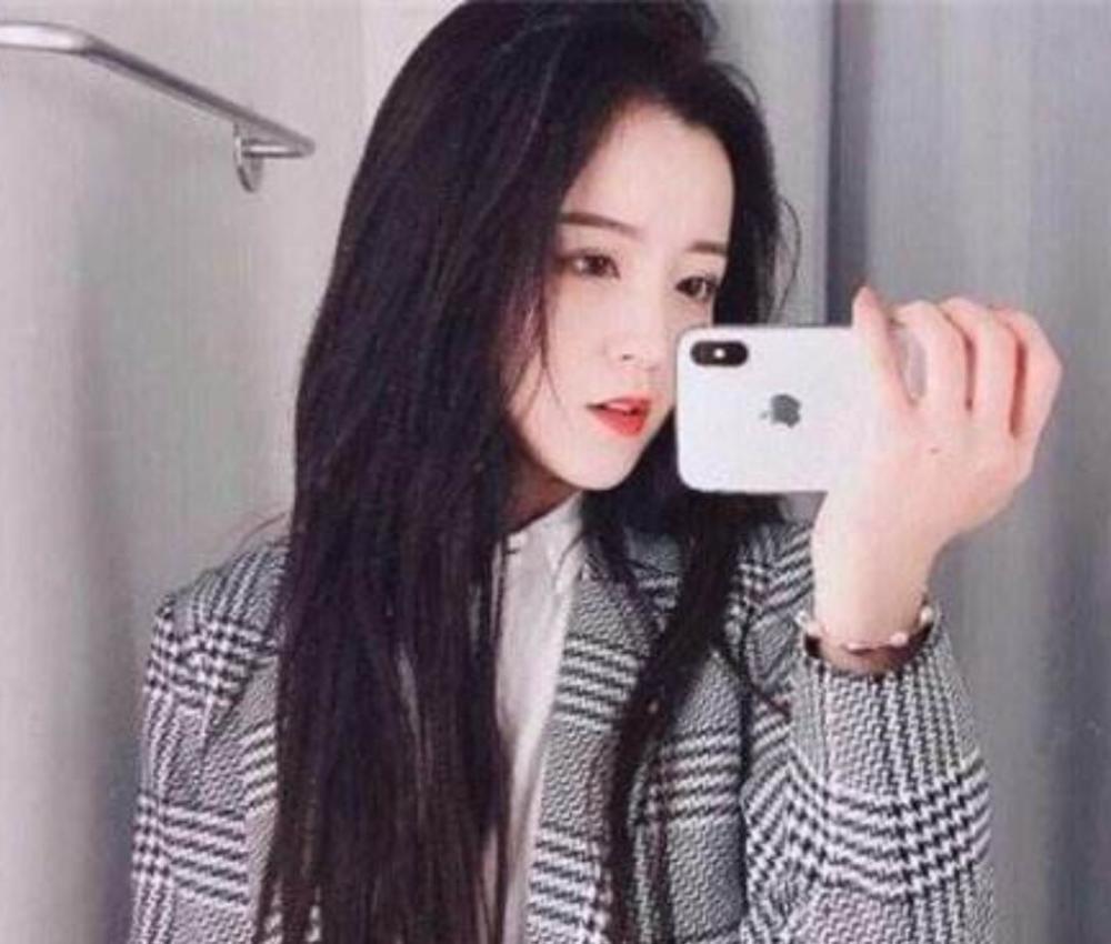 "抖音一姐"莉哥现状曝光,穿着寒酸瘦成皮包骨,网友:今非昔比