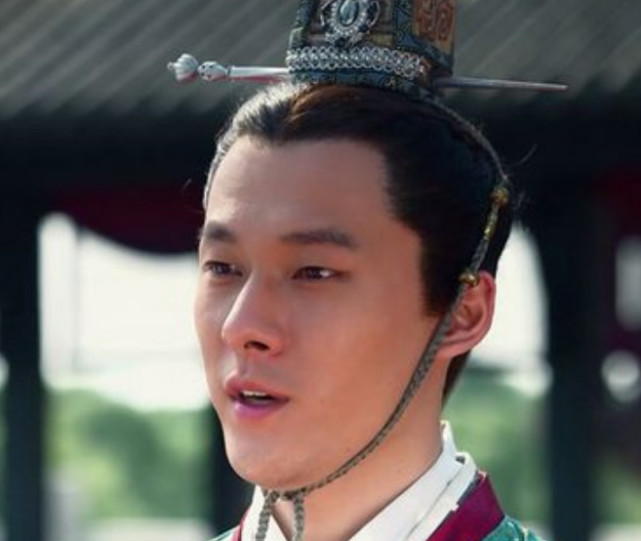 在孙俪主演的电视剧《芈月传》中,张雨剑也客串演出了一个"才子唐勒"