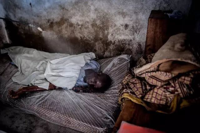 扎伊尔型埃博拉病毒拥有接近90%的致死率,几乎无药可救.