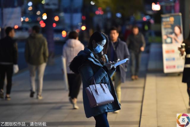 探秘首尔著名的整容街:手术后还不忘血拼(组图)