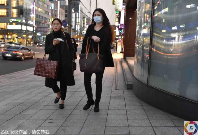 探秘首尔著名的整容街:手术后还不忘血拼(组图)