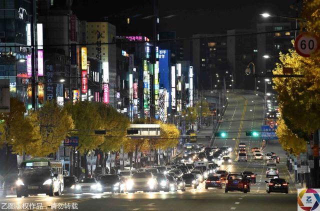 探秘首尔著名的整容街:手术后还不忘血拼(组图)