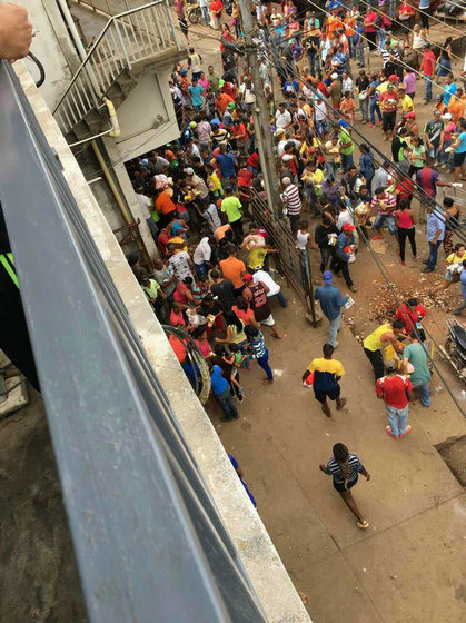 委内瑞拉多地发生骚乱哄抢事件 华人损失严重(图)