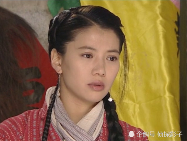 古装剧《醉拳》中的三位女主,袁咏仪潇洒大气,孙莉清纯又雅致