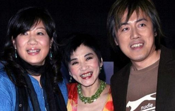 张宇与妻子萧十一郎相伴已经39年,歌词深情的背后是爱情,感人