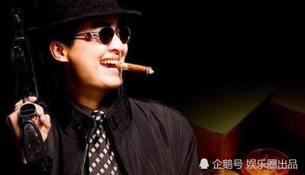 明星抽雪茄拍写真,周润发笑容满面,古天乐拿雪茄动作