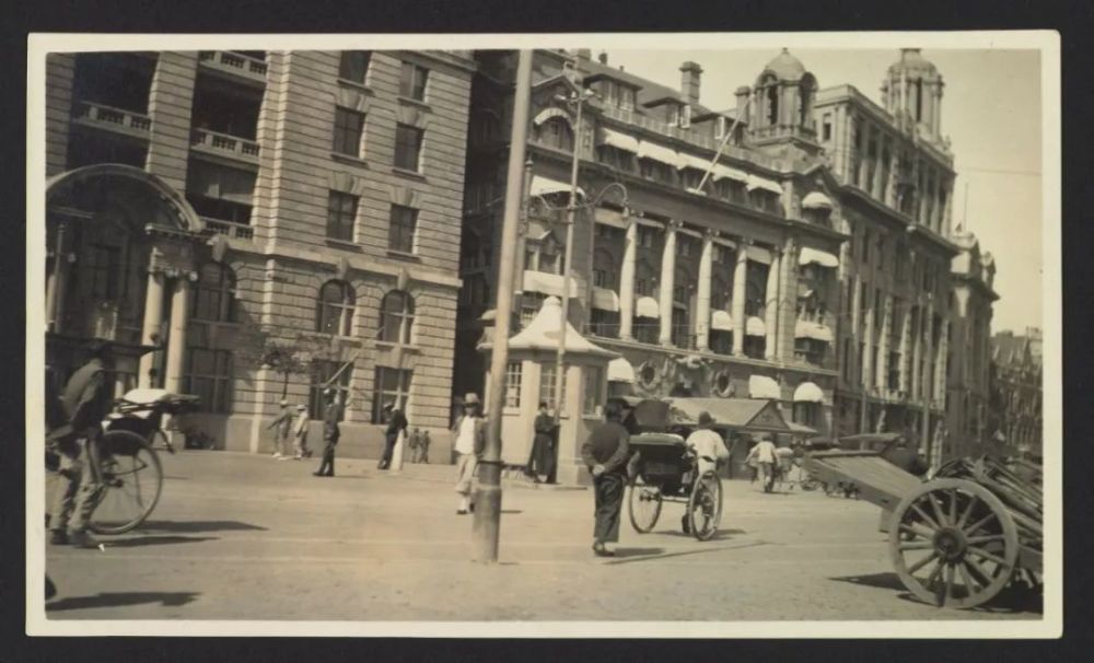 1923年外滩,亚细亚大楼及上海总会建筑细节清晰可辨