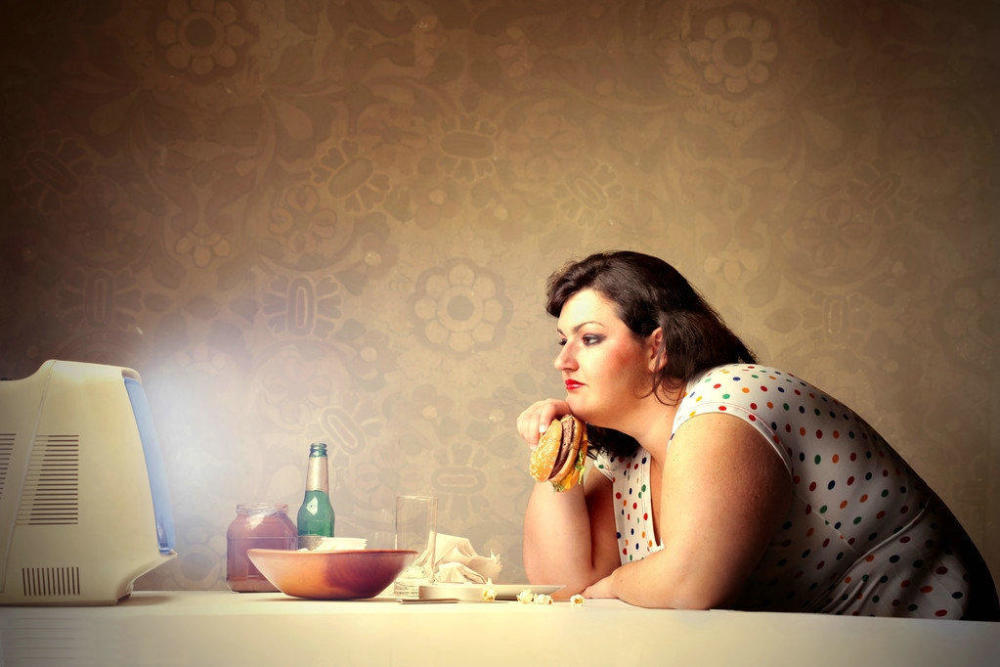 女人大肚腩?3种食物少往肚里"塞",贪吃让腰围快速"