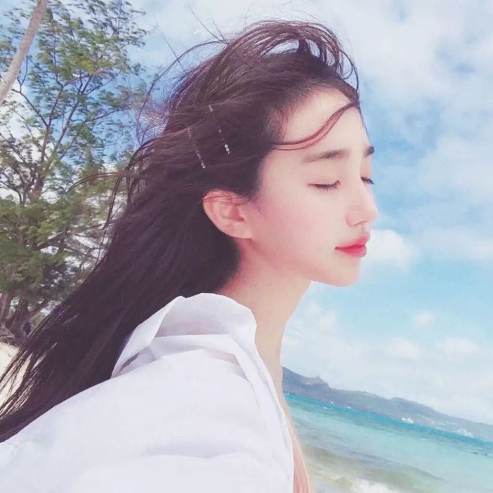 女生头像 | 爱不贵亲密,而贵长久