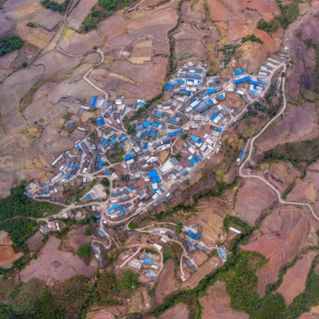云南省澜沧县谦六乡是澜沧县唯一的彝族自治乡,这里的平掌村糯鄙村民