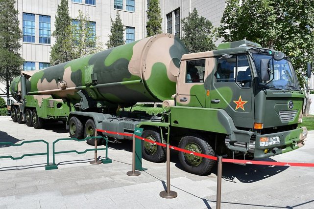 东风-31核导弹发射车