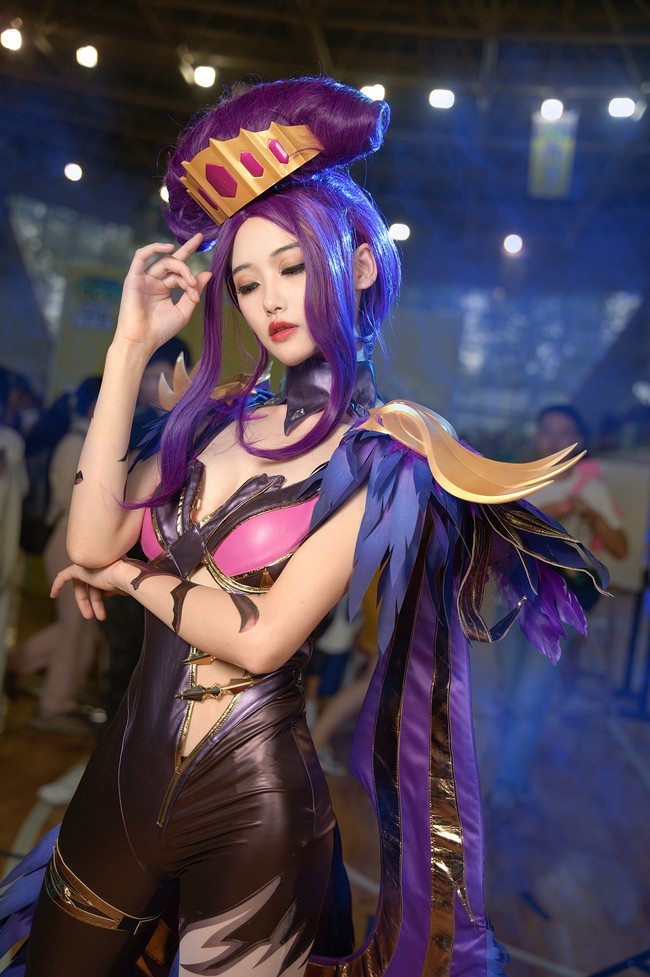 王者荣耀cosplay:漫展上的芈月,吹爆这个女王!