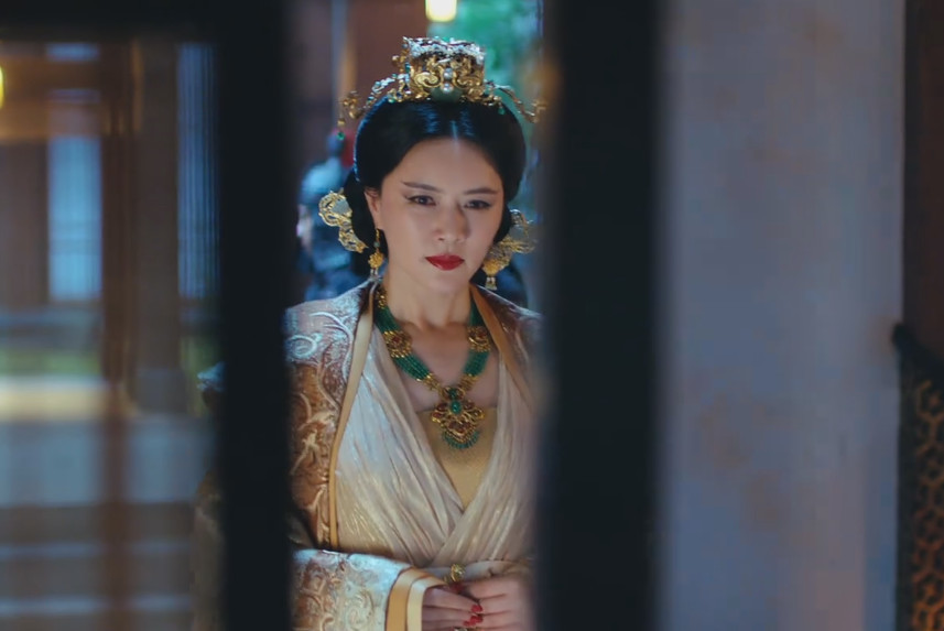 此剧改编于人气小说《白发皇妃》,电视剧讲述的是容乐公主和无忧皇子