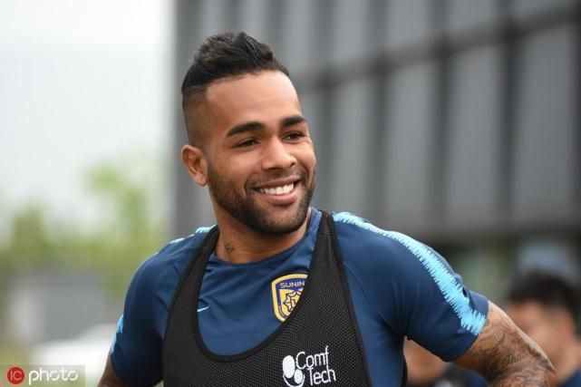 特谢拉不具备归化进国足资质 苏宁:他未申请入